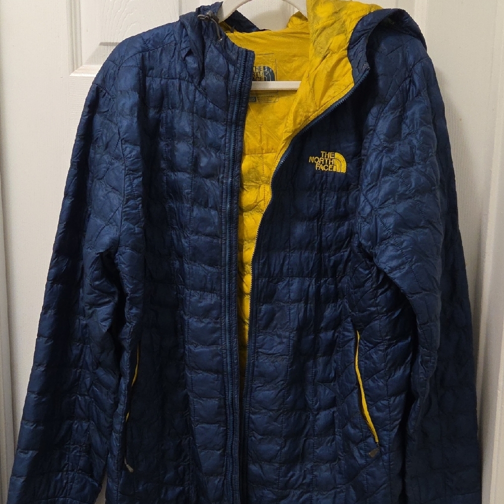 The North Face Blue and Yellow Ski Jacket Insulated Quilted Design
